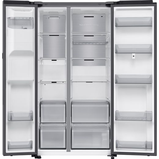 Samsung Family Hub™ American Fridge Freezer - Silver - Doors open
