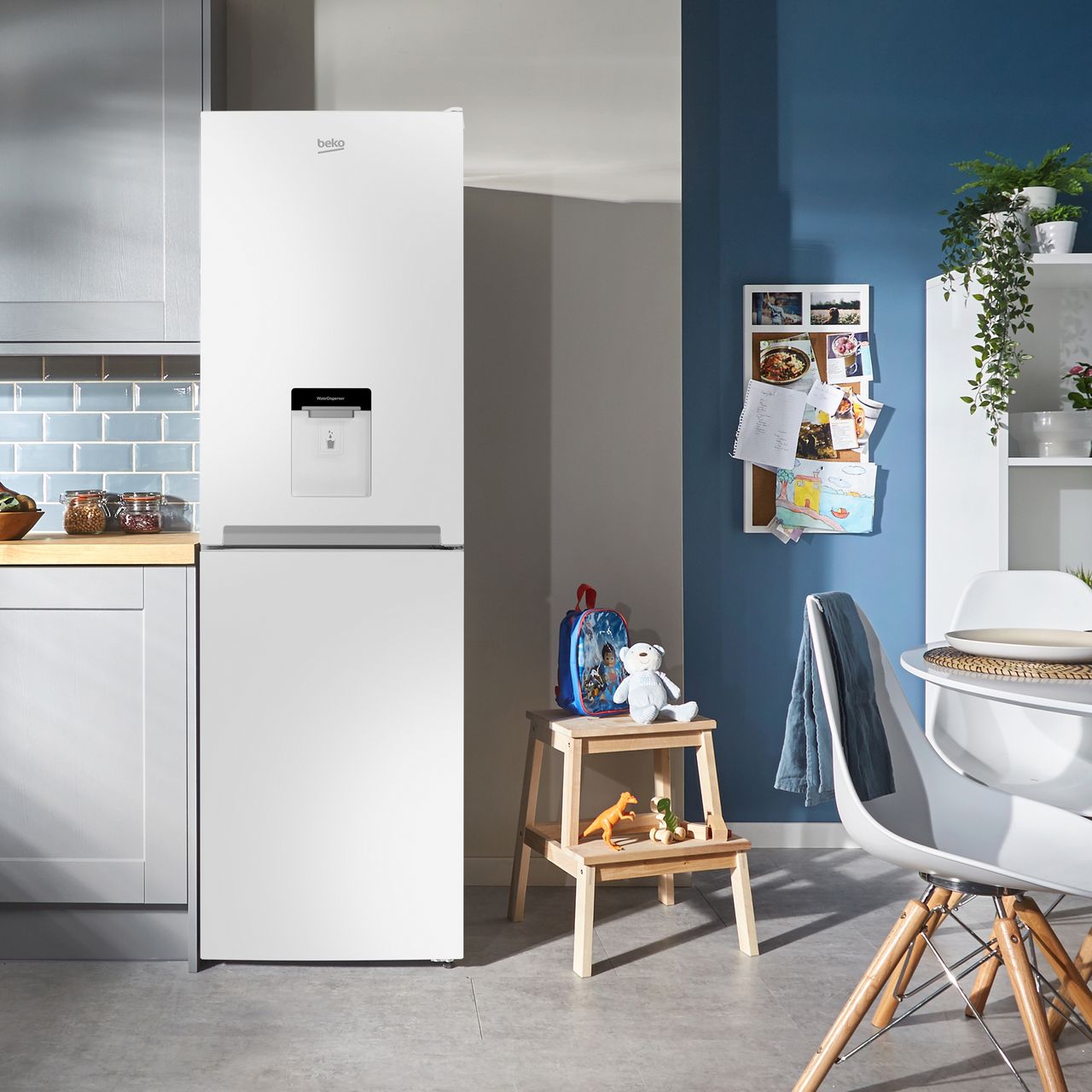 beko 3582 fridge freezer