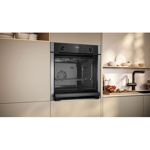 B3ACE4AN3B_SS - Oven with door open shot
