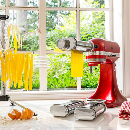 KitchenAid Artisan Stand Mixer with 4.8 Litre Bowl - Empire Red