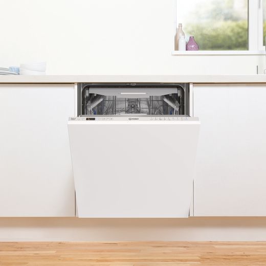 DIO3T131FEUK_WH_indesit_dishwasher_02