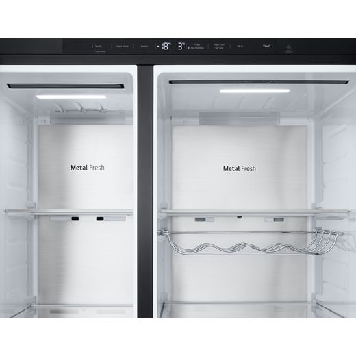 LG NatureFRESH™ American Fridge Freezer - Essence Black Steel - Close up inside shot