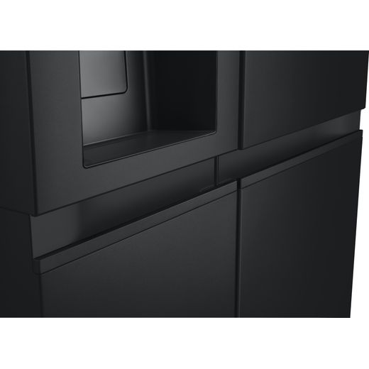 LG NatureFRESH™ American Fridge Freezer - Matte Black - Close up handle shot