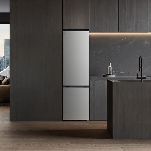 LG GBBSJ2CCPY Wifi Connected 203cm 70/30 No Frost Fridge Freezer - Prime Silver - Fridge freezer in kitchen shot