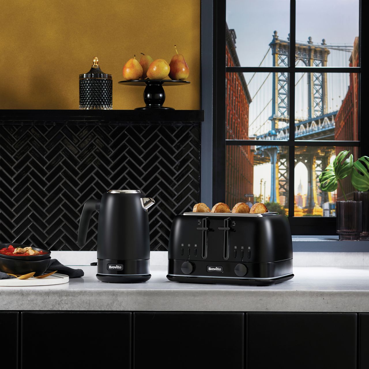 VKT143 | Breville Kettle | 1.7 Litre Breville New York Collection Kettle