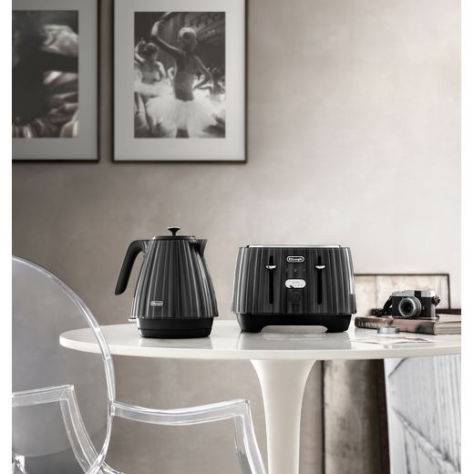 De'Longhi 4 Slice Toaster - Black
