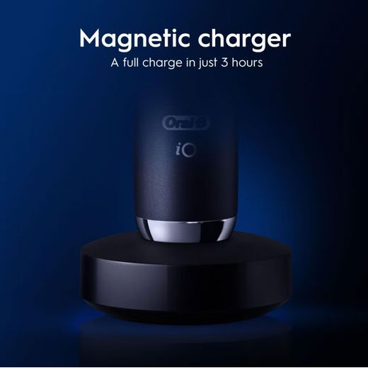 Oral-B iO™ 9 Electric Toothbrush - Black - Annotation - Magnetic charger
