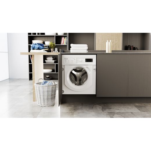 Hotpoint BI WMHG 91485 UK 9kg Washing Machine with 1400 rpm - White - Washing machine in kitchen shot 