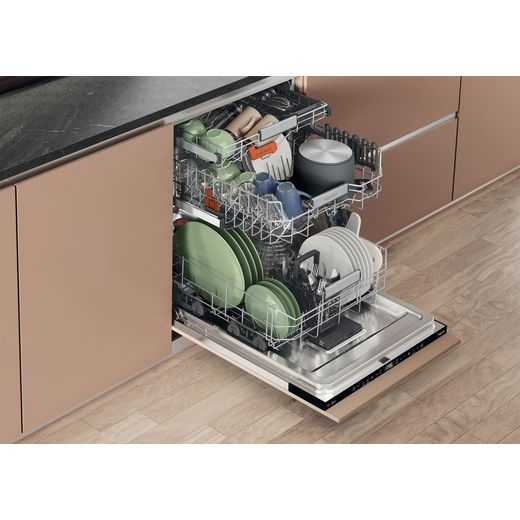 Hotpoint Hydroforce Integrated Standard Dishwasher - White - Door open racks out