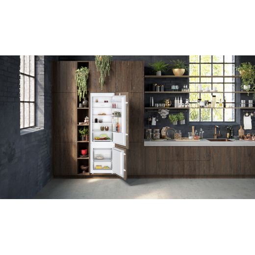 Bosch Integrated Fridge Freezer with Slided-mounted Kit - White - Fridge freezer in kitchen shot