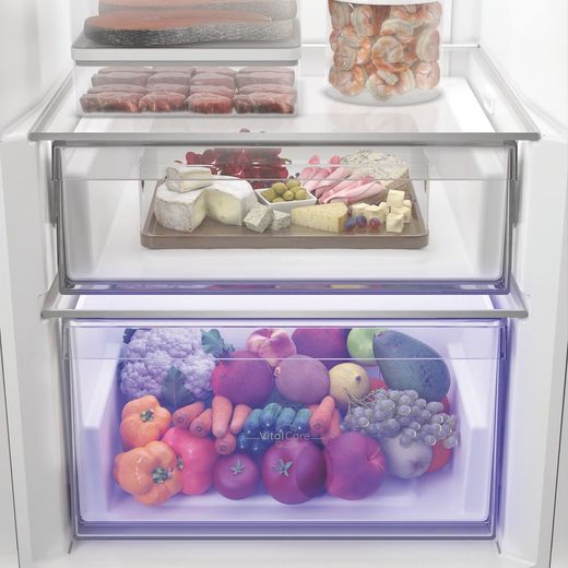 Hotpoint HPMLF 6442 W4UK 186cm Fridge - White - close up drawer shot