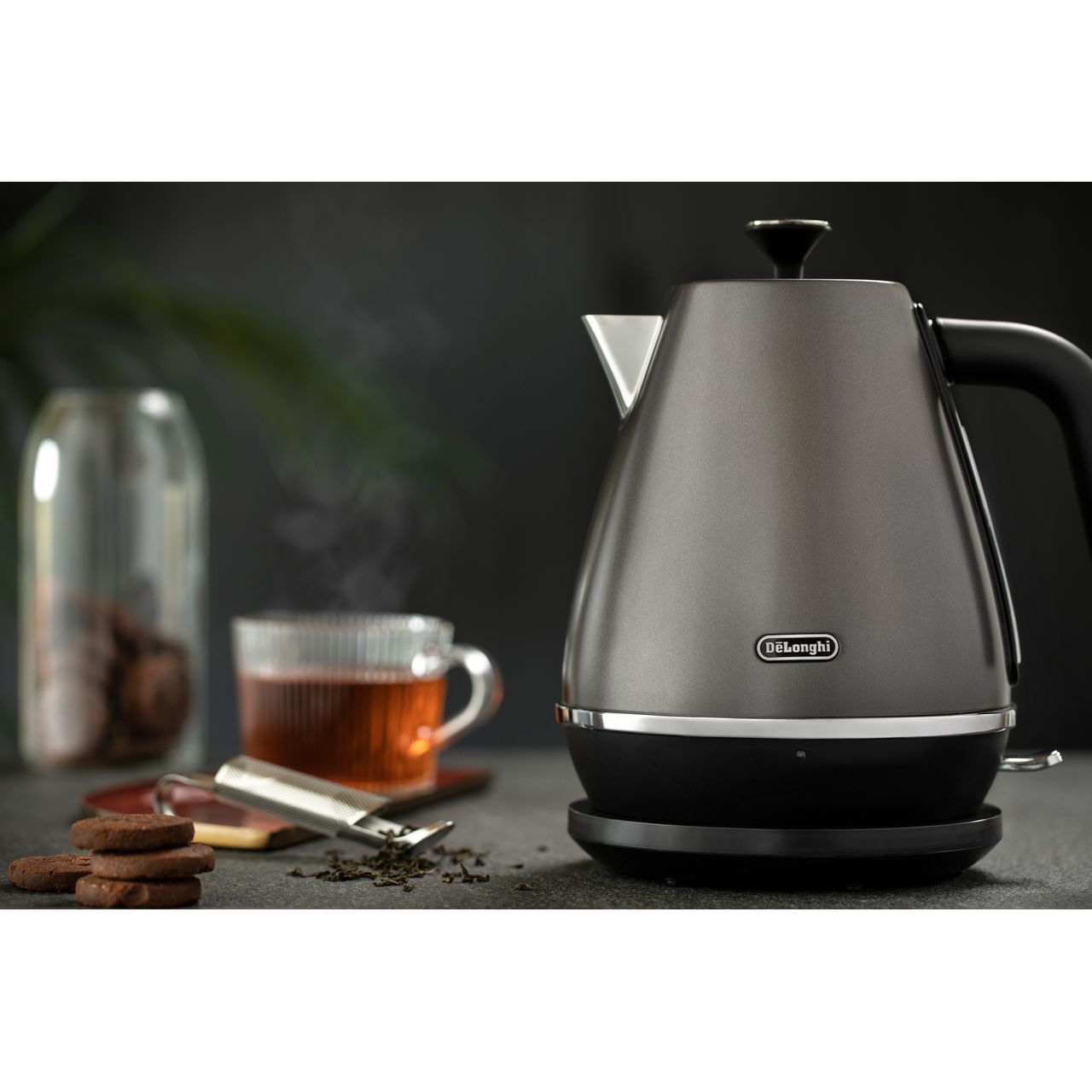 De Longhi Distinta X KBIN3001.TB Kettle Titanium