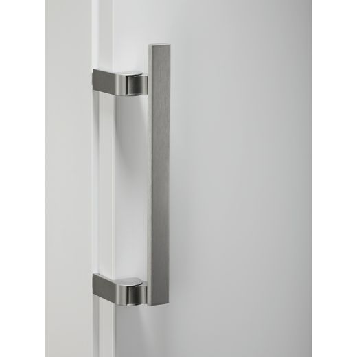 AEG 7000 Series ORK7M391EW Fridge - White - Close up handle shot