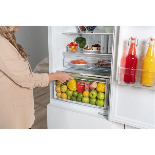 Bosch Series 4 70/30 Frost Free Fridge Freezer - White  - Person opening drawer shot