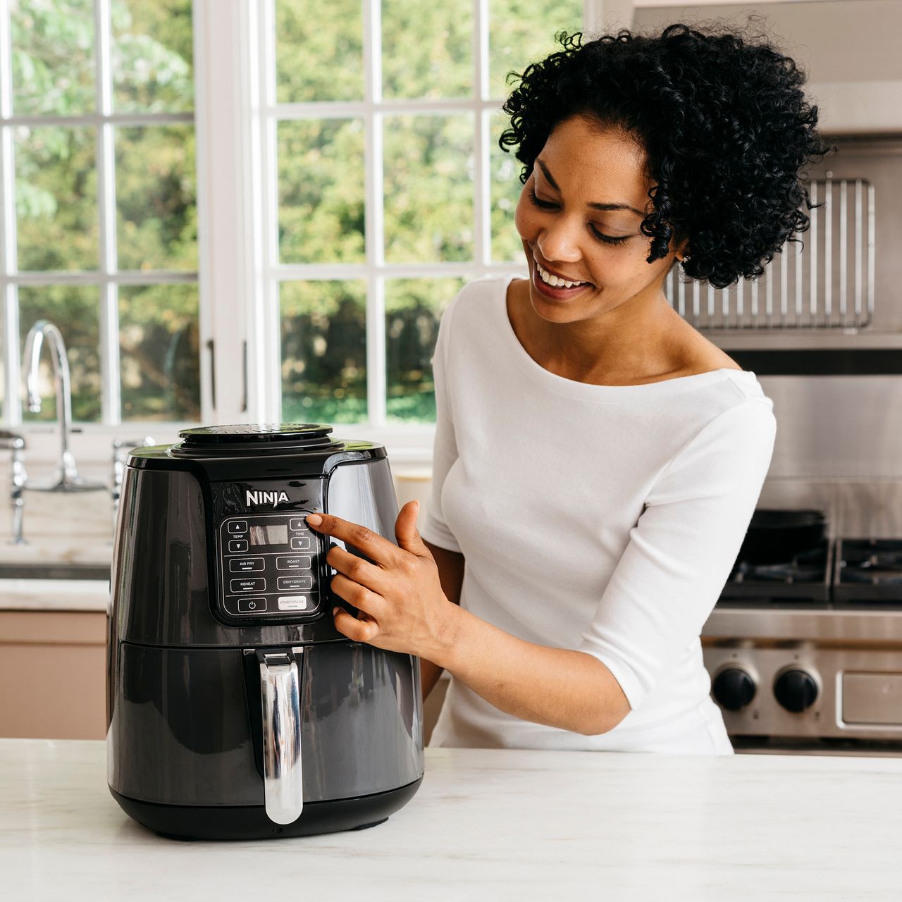 AF100UK_BK, Ninja Air Fryer, 3.8kg, 4 Settings