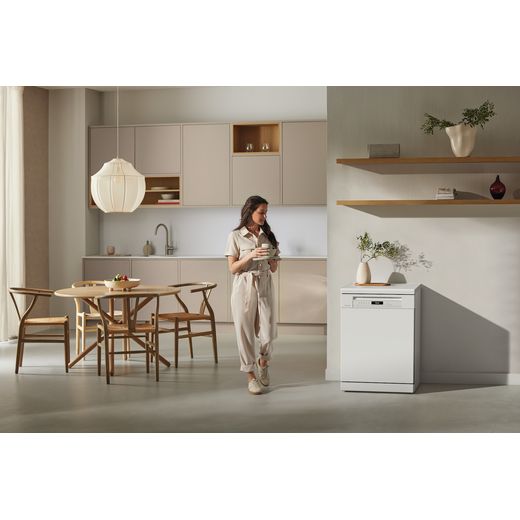 Miele Standard Dishwasher - White - Dishwasher in kitchen