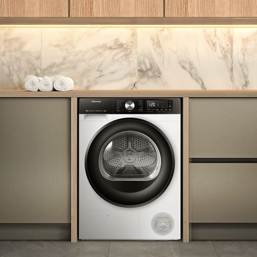 Hisense DH3S802BW3 Wifi Connected 7Kg Heat Pump Tumble Dryer - White - Tumble dryer in kitchen shot 
