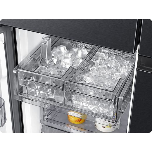Samsung Family Hub™ American Fridge Freezer - Black - Ice cube tray