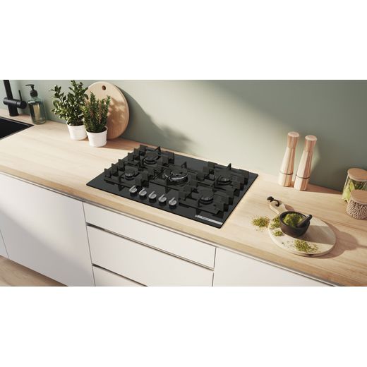 Bosch Series 6 PPQ7A6I40 75cm Gas Hob - Black - Hob in kitchen shot
