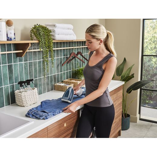 Morphy Richards Express Steam 361000 Handheld Garment Steamer - White / Blue - Steaming jeans