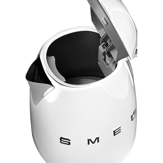 KLF03WHUK_wh_smeg_kettle_04a