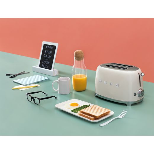 TSF01CRUK_CR_smeg_toaster_07a