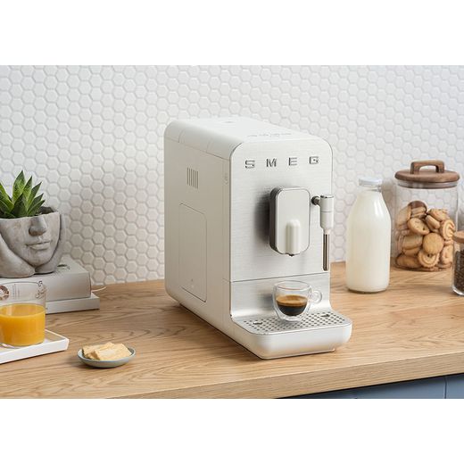 Smeg BCC12WHMUK Coffee Machines Matte White - Coffee machine in kitchen