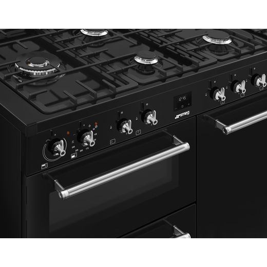 Smeg Concert 100cm Dual Fuel Range Cooker - Black - Close up shot
