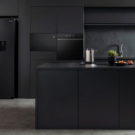 Hisense Hi6 BlackLine BIM325GI63DBGUK Built In Microwave With Grill - Black - Microwave in kitchen shot 