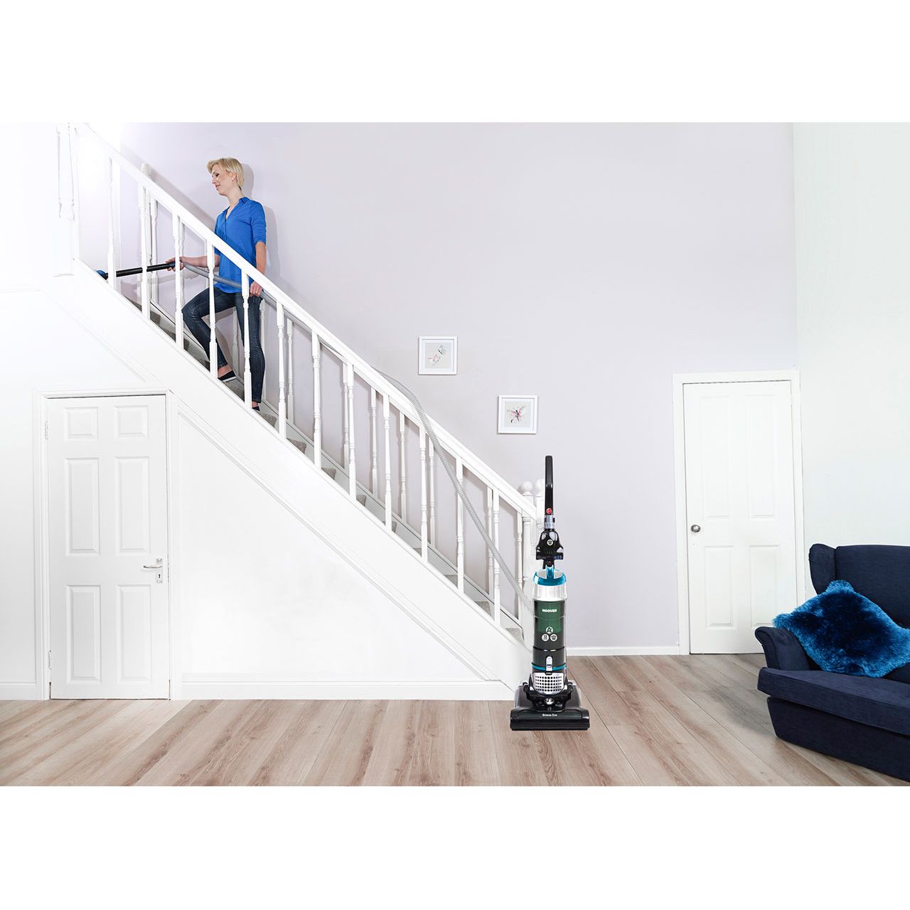 Hoover bagless upright vacuum cleaner 