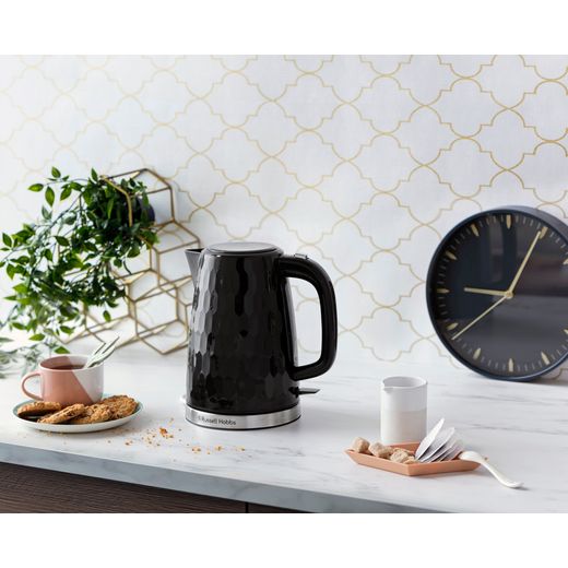 26051_BK_russellhobbs_kettle_08a