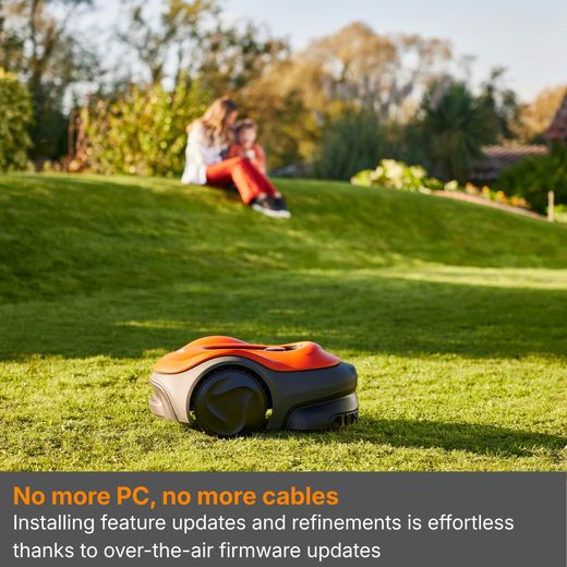 Flymo ULTRALIFE 1500 Robotic Lawn Mower - Orange - annotation -no more cable shot