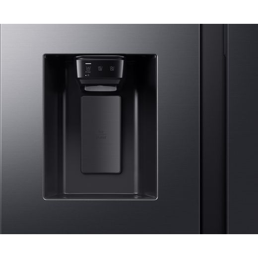 Samsung Series 6 American Fridge Freezer - Black - Water dispenser