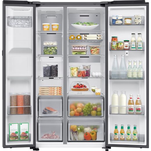 Samsung Family Hub™ American Fridge Freezer - Silver - Doors open