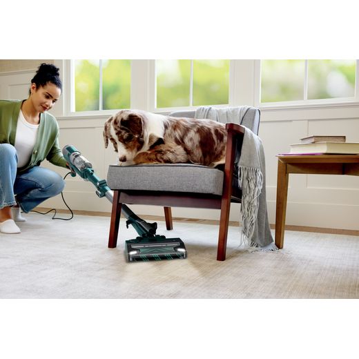 Shark HZ4000UKT Wet & Dry Cleaner - Teal - Women hoover under chair shot