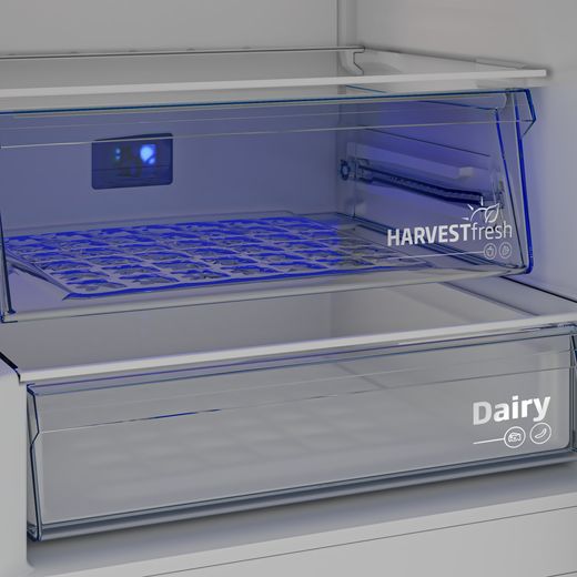 Beko AeroFlow™ HarvestFresh™ CNG4793VW 192cm High 70/30 Frost Free Fridge Freezer - White - Close up drawer shot