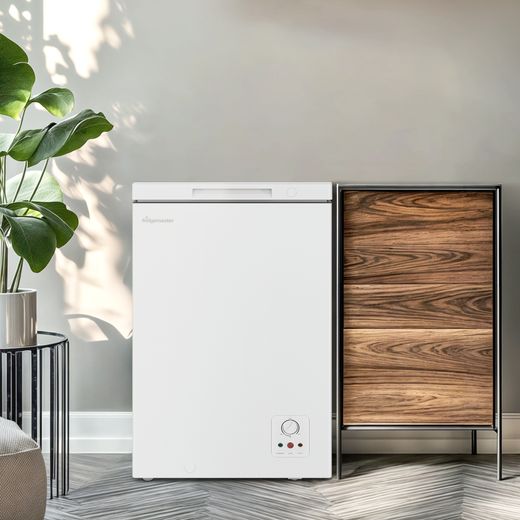 Fridgemaster MCF95E1 Chest Freezer - White - Freezer in room