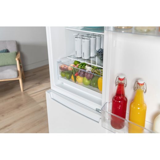 Bosch Series 2 50/50 Total No Frost Fridge Freezer - White  - Close up of door shot