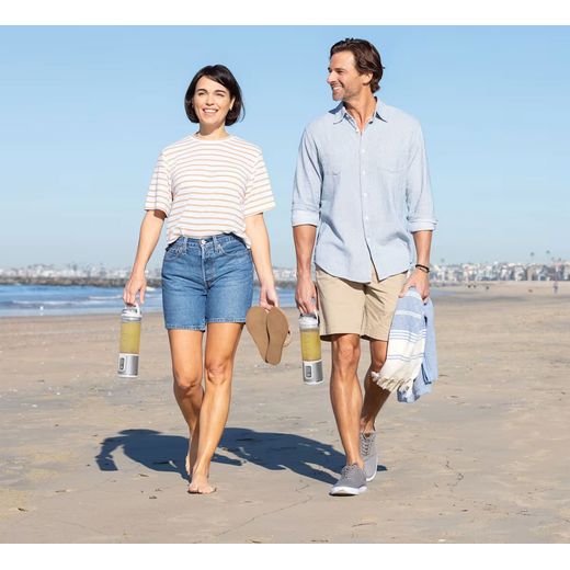 Ninja Blast BC151UKWH Portable Blender - White - Couple walking on the beach