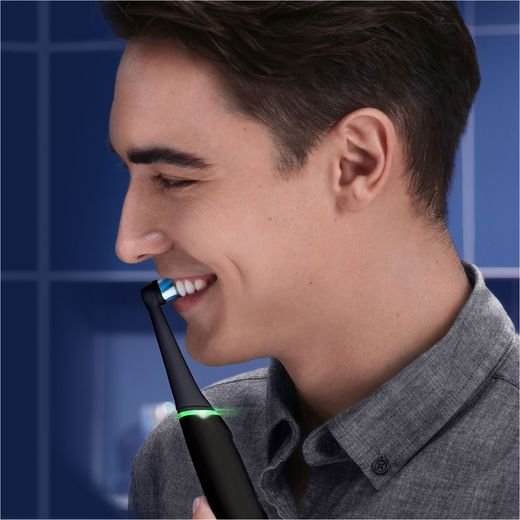 Oral B ORAiO6BLK Electric Toothbrushes Black