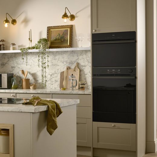 Hisense Hi6 BlackLine BIM45342ADBGUK Built In Compact Electric Single Oven with Microwave Function - Jet Black - Oven in kitchen shot