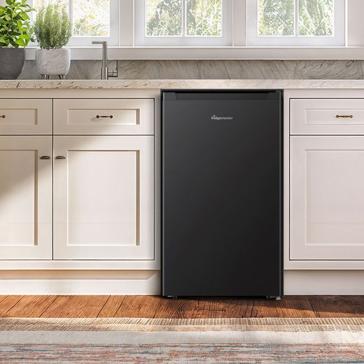 Fridgemaster MUL4892EB Compact 84cm Fridge - Black - fridge freezer in kitchens shot