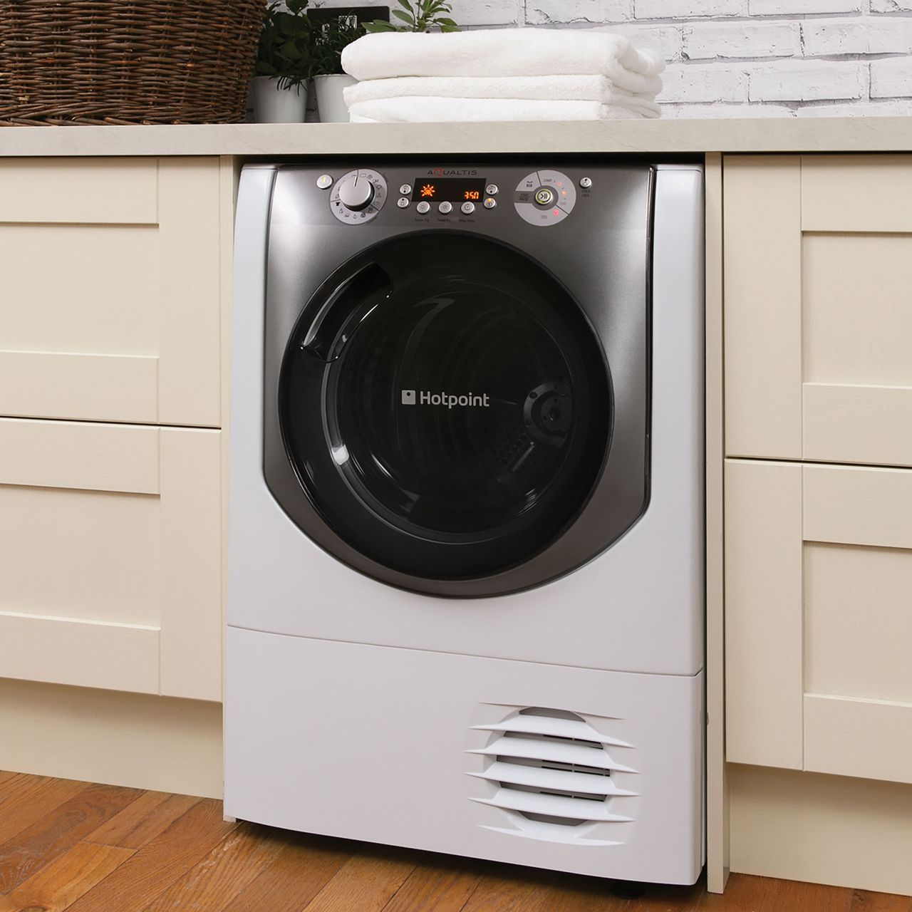 Hotpoint Aqualtis AQC9BF7E1 9Kg Condenser Tumble Dryer Review
