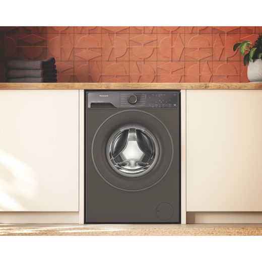 Hotpoint Fabric Care HB123WGCAREUK 12kg WiFi Connected Washing Machine with 1400 rpm - Dark Grey - Washing machine in room
