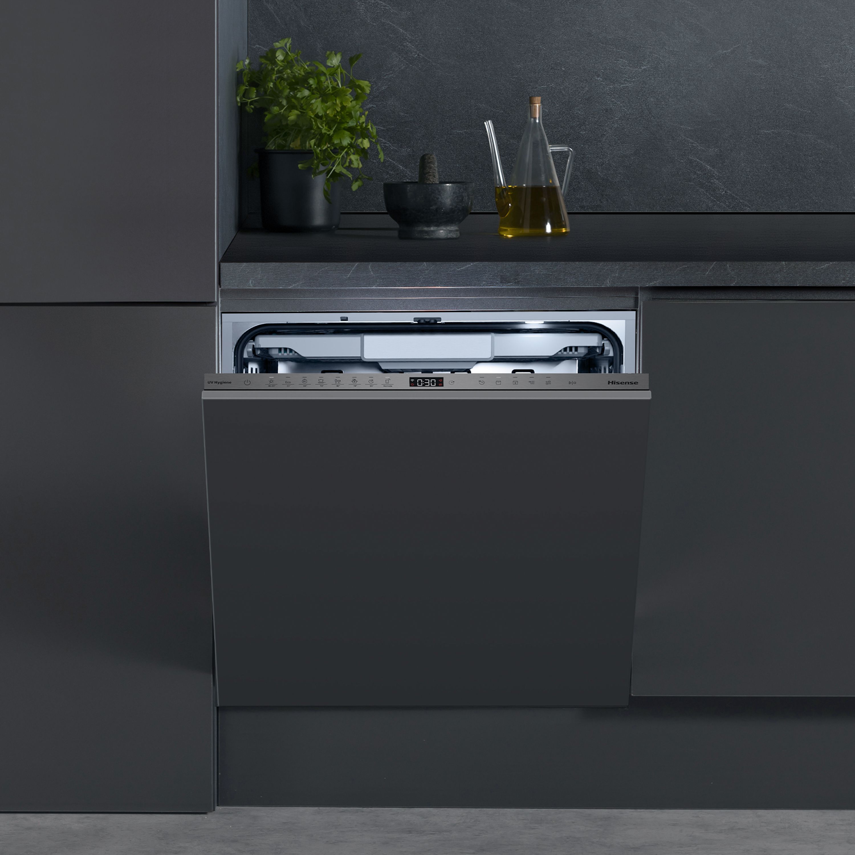 Hisense HV693A60UVADUK Integrated Dishwasher - 16 Place Settings - 38dB - Black