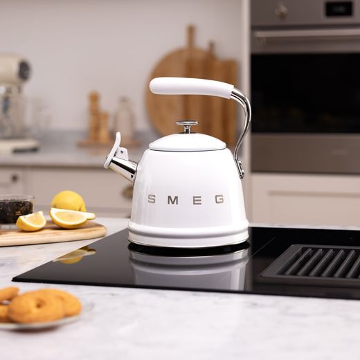 Smeg WKF01WH Kettle - White - Kettle in kitchen
