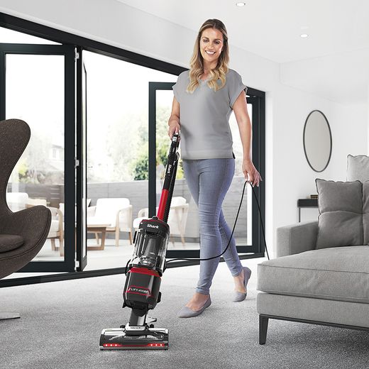 NV602UKT_RD_shark_vacuum_02