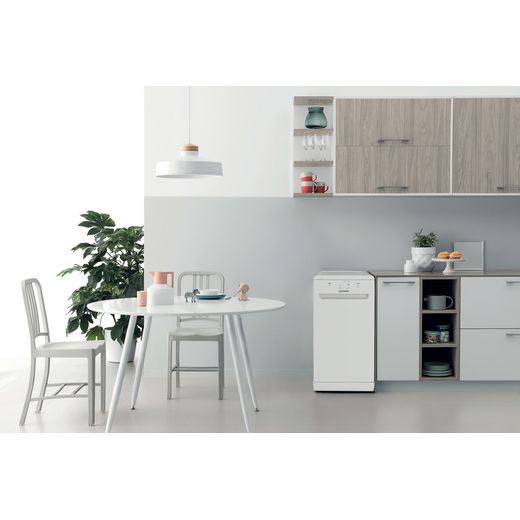 Indesit IN2FE10CS90WUK dishwasher Freestanding 10 place settings - Dishwasher in kitchen