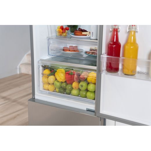 Bosch Series 4 70/30 Frost Free Fridge Freezer - Silver - Close up drawer shot
