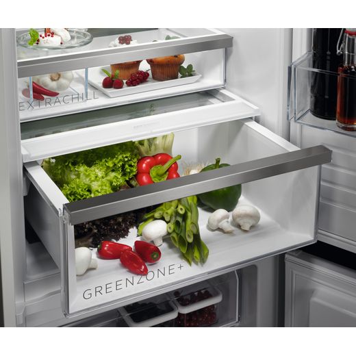 AEG Series 8000 TSC8M181CS 925556018 fridge-freezer Built-in 249 L C White_3